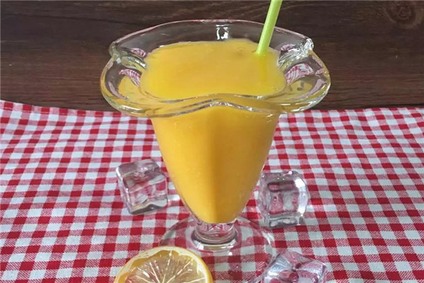 夏日畅爽饮料：清甜芒果汁的做法