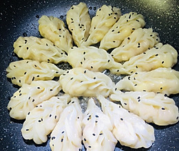 马蹄玉米虾肉饺子的做法