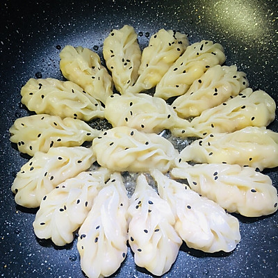 马蹄玉米虾肉饺子