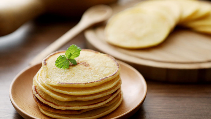 给宝贝做一份低糖少油的美味早餐饼——牛奶小饼（孔瑶食谱)