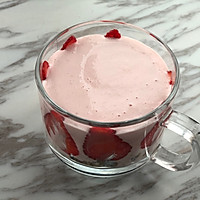 草莓果昔坚果酸奶杯#爽口凉菜，开胃一夏！#的做法图解6