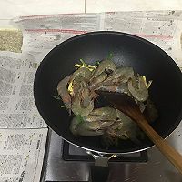#做道懒人菜，轻松享假期#茄汁油焖大虾的做法图解6