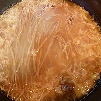 #冬季滋补花样吃法#酸菜海鲜炖粉条的做法图解7
