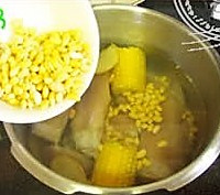 清香黄豆猪手汤的做法图解3