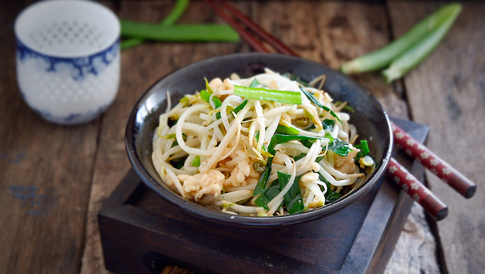 韭菜鸡丝炒豆芽