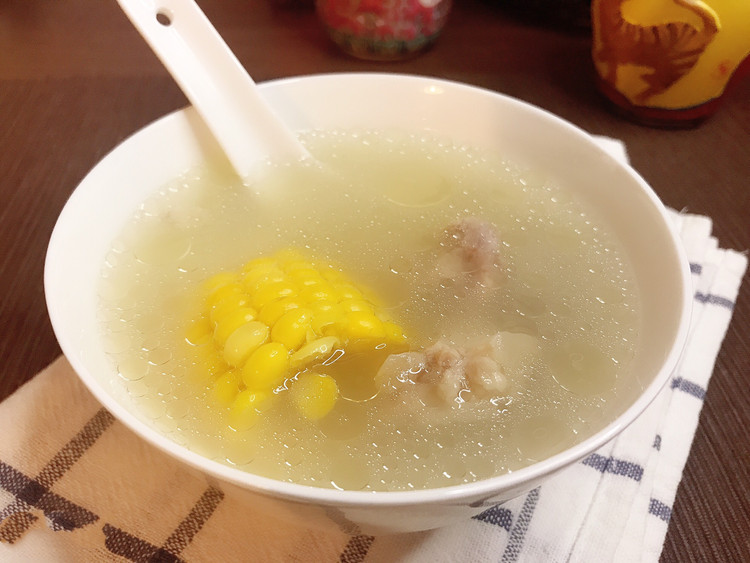 煲靓汤：山药排骨薏米汤，祛湿解暑的做法