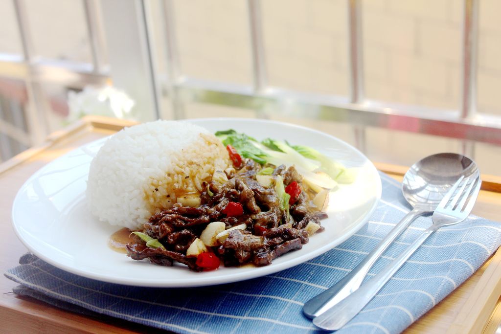 Rice with beef and black pepper