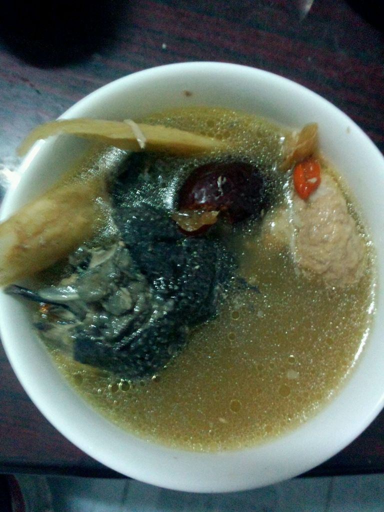 Black chicken soup for nourishing qi and blood