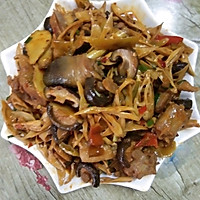 酸辣椒干竹笋香菇炒鸡肉的做法图解4