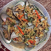蒜蓉蒸青口的做法图解3