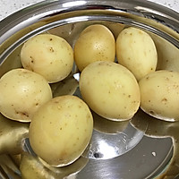 香菇小土豆炖鸡腿（无油做法）的做法图解2