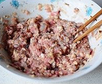 糖心肉饼蒸蛋的做法图解2