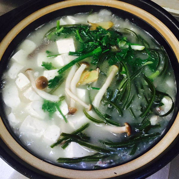 鲫鱼豆腐海带汤