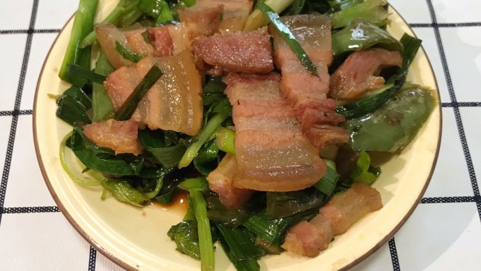 蒜苗辣椒炒腊肉