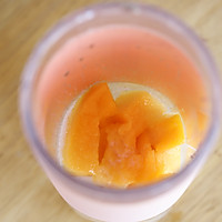 芒果奶盖饮的做法图解2