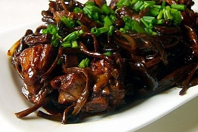 茶树菇烧鸭腿