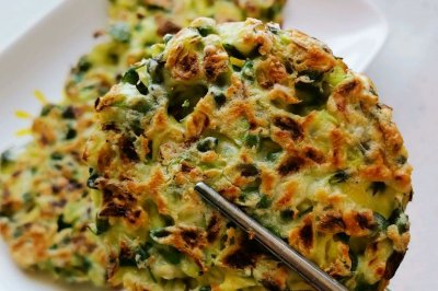 槐花鸡蛋饼