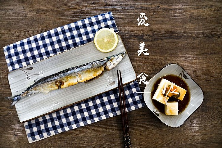 滋滋柠香•盐烤秋刀鱼的做法