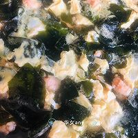 #少盐饮食 轻松生活#虾滑鸡蛋裙带菜汤的做法图解8