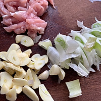#巨下饭的家常菜#芸豆丝炒肉的做法图解2
