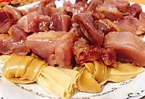 腊鸡腿蒸豆皮结的做法