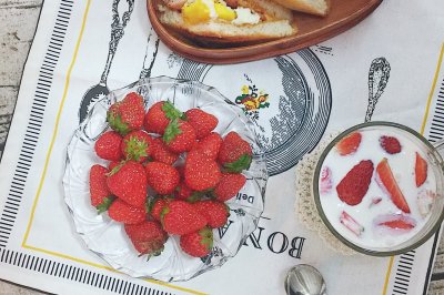 三明治➕草莓酸奶