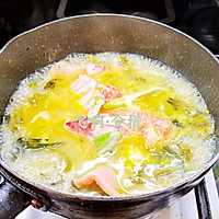 #我心中的冬日限定#三文鱼排酸菜汤的做法图解8