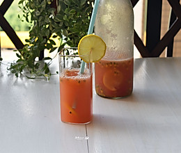 #炎夏消暑就吃「它」#百香果柠檬西柚汁的做法