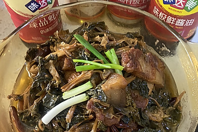 红烧肉焖干菜苔