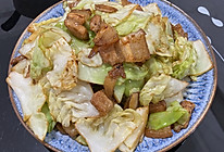 五花肉炒包菜的做法