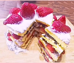 #美食视频挑战赛# 草莓奥利奥冰淇淋蛋糕的做法