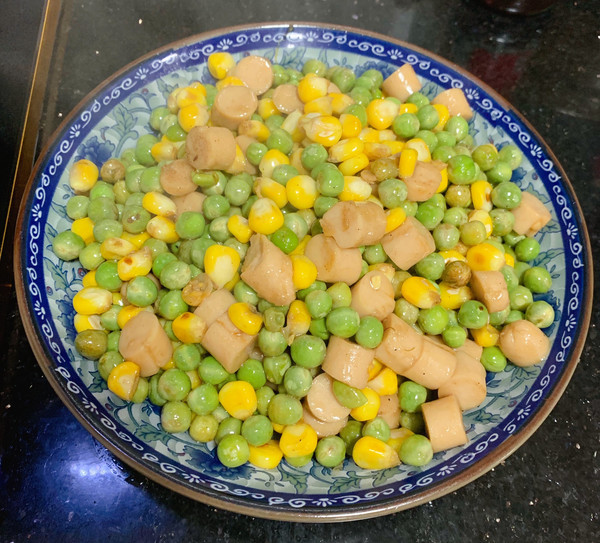 家常菜玉米豌豆炒火腿