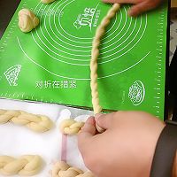 奶香松软麻花教程的做法图解6