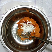 #麦子厨房#小红锅出品：宝宝早餐-蛋黄虾多士的做法图解4