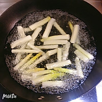 花胶排骨芦笋汤的做法图解1