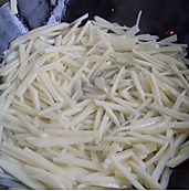 番茄炒土豆丝 的做法图解2