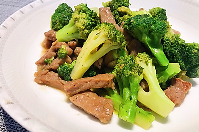 蒜香西兰花炒牛肉