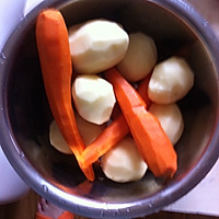 土豆胡萝卜饼的做法图解1