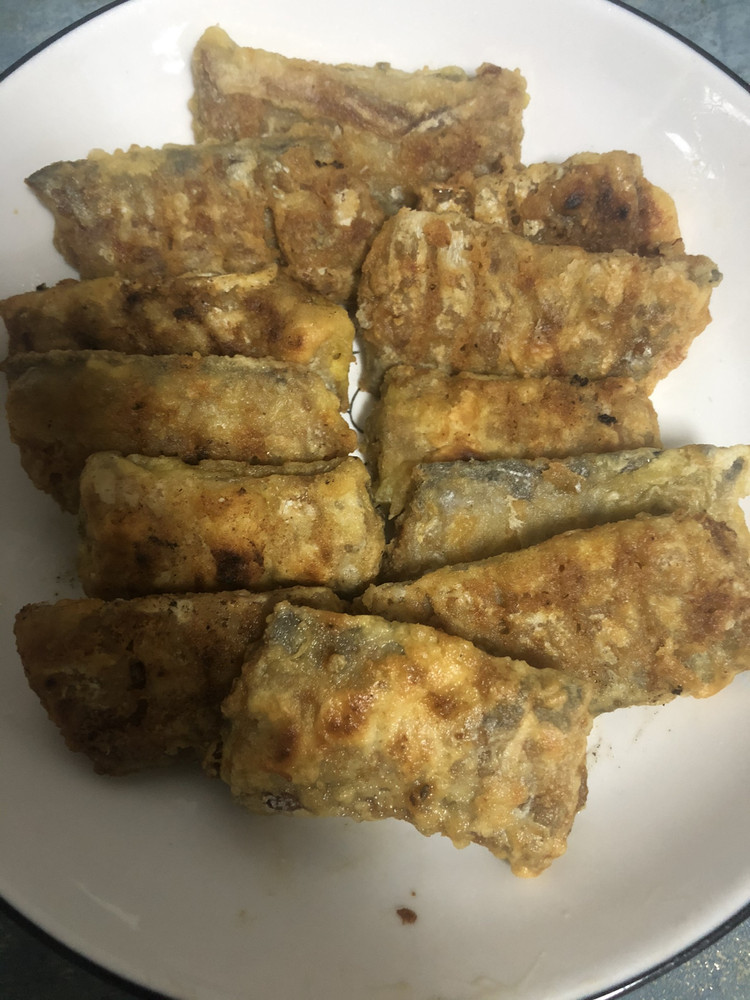 酥酥的煎带鱼的做法
