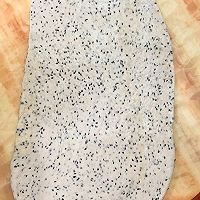 黑芝麻咸苏打饼干的做法图解6