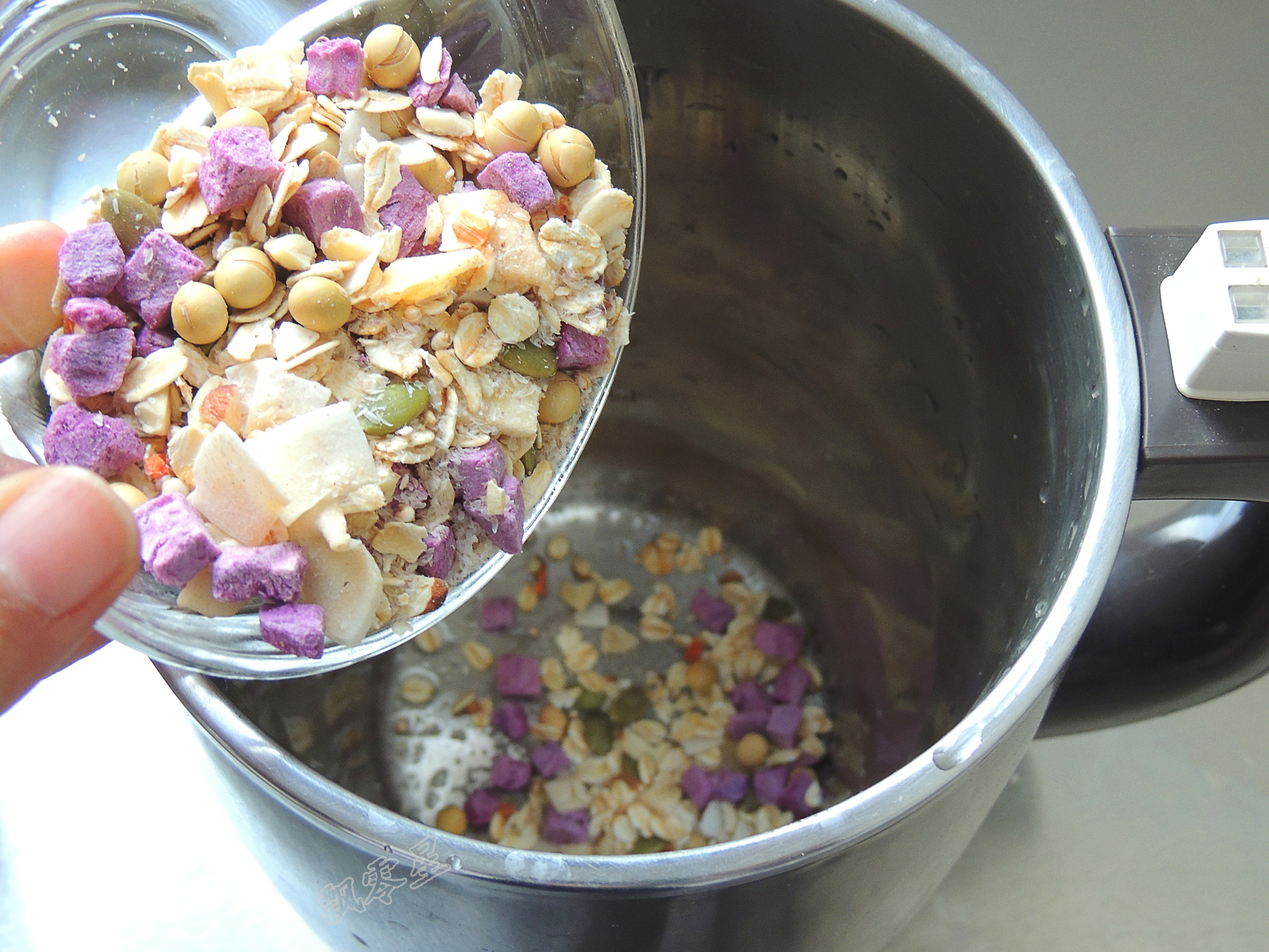 紫薯燕麦粥#急速早餐#的做法_菜谱_豆果美食