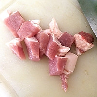 【大喜大牛肉粉试用】之虾仁猪肉锅贴的做法图解1