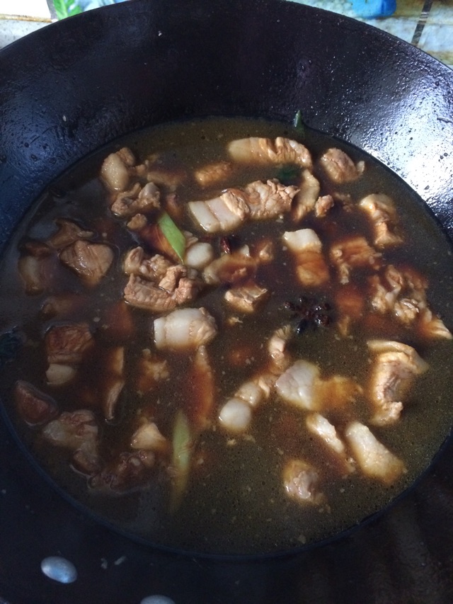 鹌鹑蛋红烧肉的做法图解4