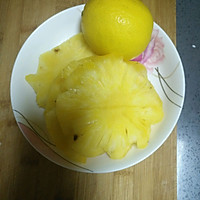 菠萝柠檬蜂蜜茶的做法图解1