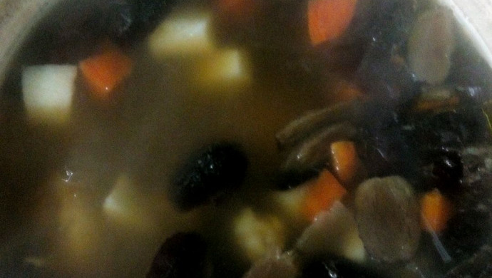 胡萝卜红枣山药鸡汤～止咳小能手