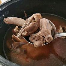 排骨红汤