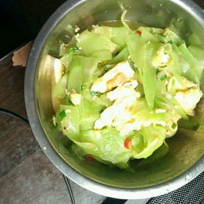 莴笋炒鸡蛋