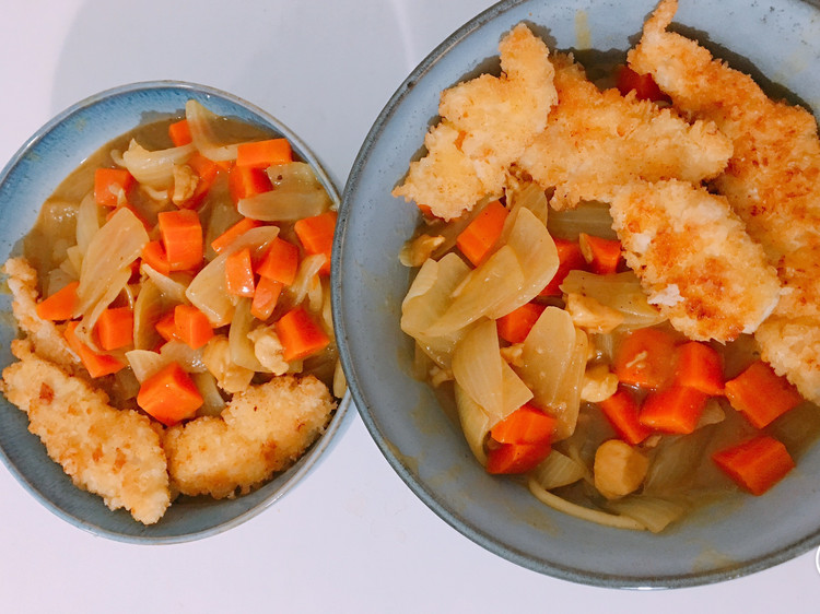 炸鸡排咖喱乌冬面的做法