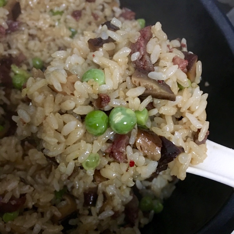 豌豆香肠饭的做法图解4