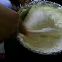 奶香戚风(8寸)的做法图解6